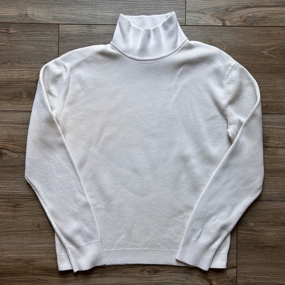 Banana Republic | Supima Cotton Mock Turtleneck in Off-White / Cream (X-Small) - Picture 1 of 10